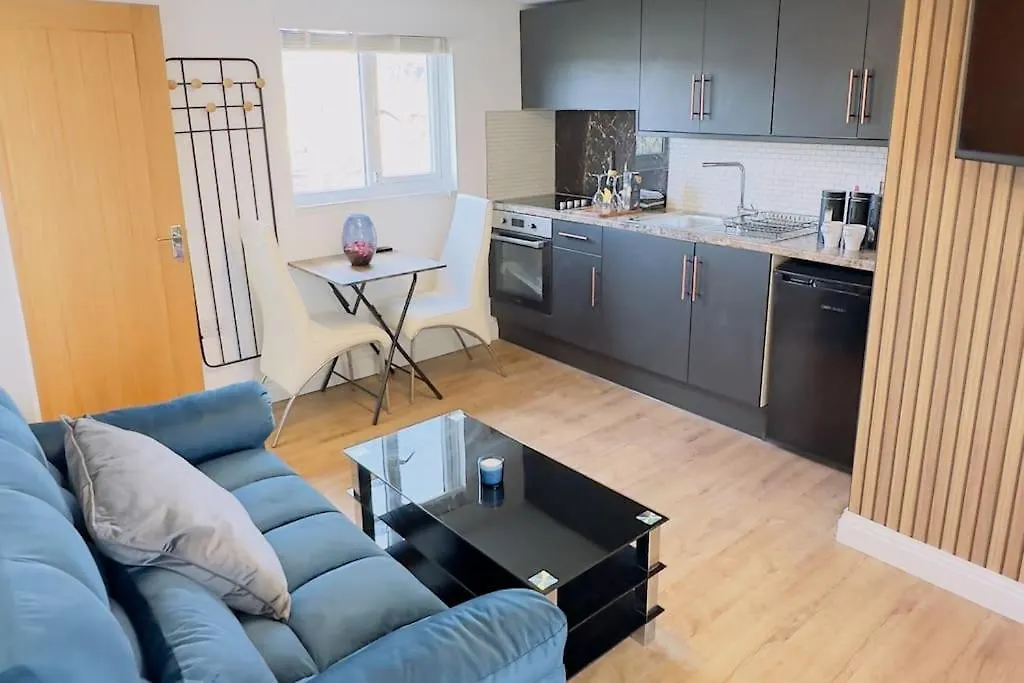 The Studio , Chic Apartment Near City Centre Nottingham